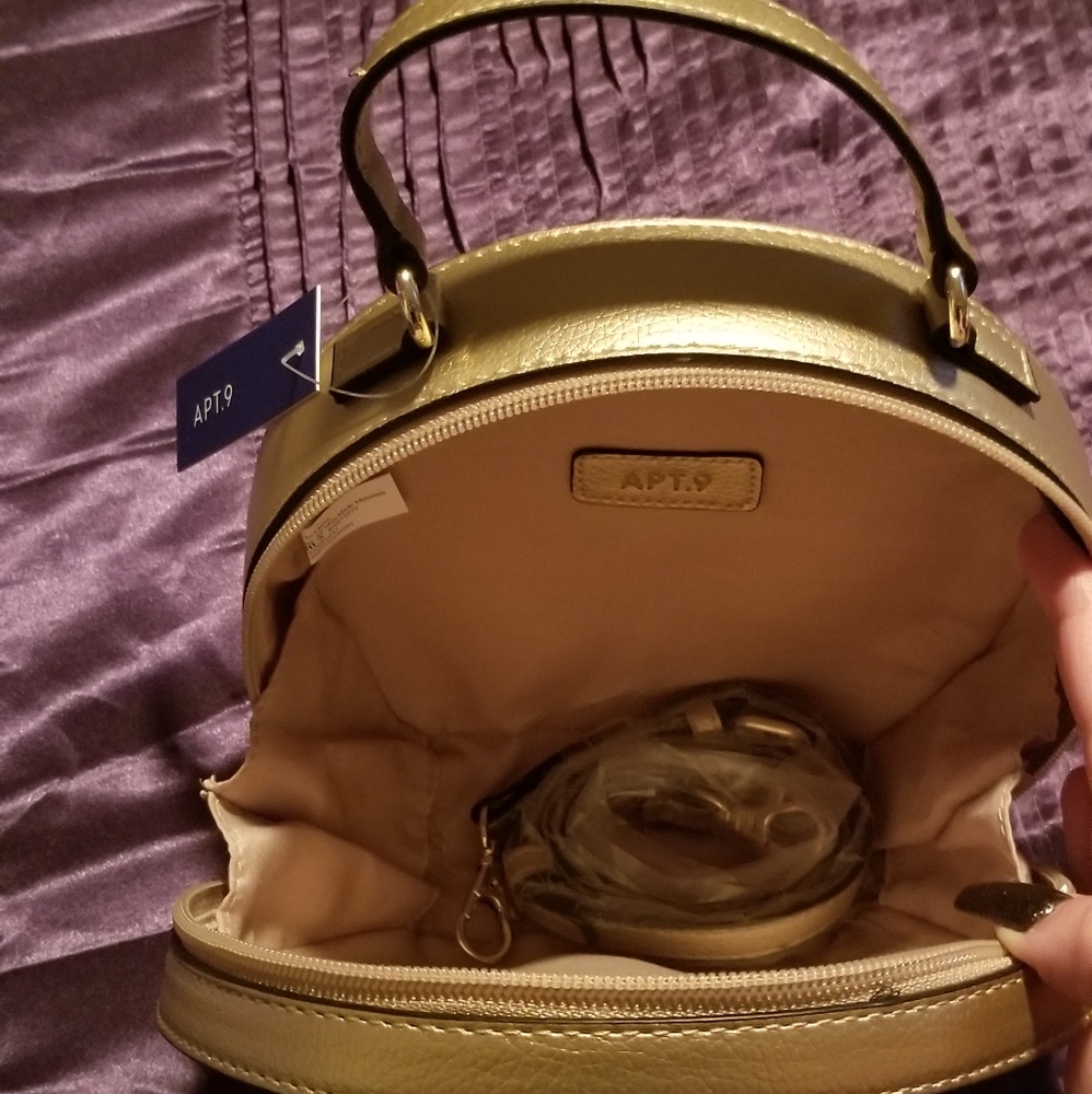 APT 9 ROUND CROSSBODY - Picture 4 of 4